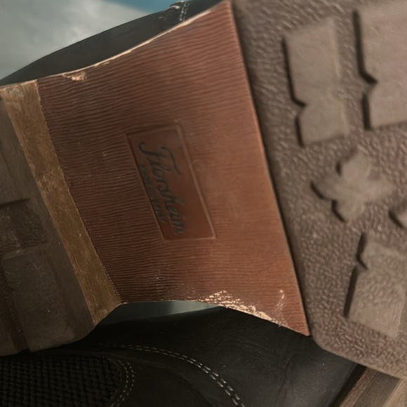 Used - Picture 4 of 5